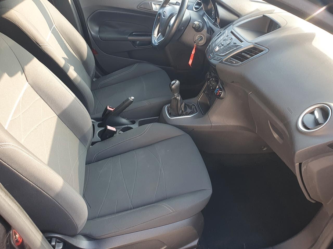 Ford Fiesta 1.5 TDCi 75CV Neopatentati 2015