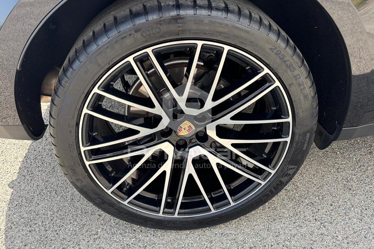 PORSCHE Macan 2.0
