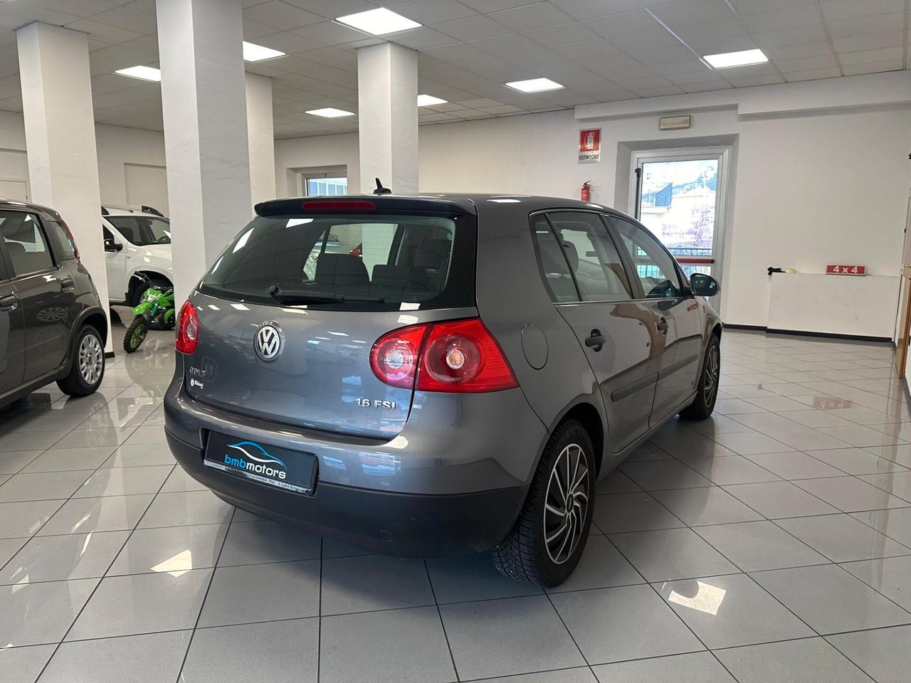 Volkswagen Golf 1.6 16V FSI 5p. Sportline