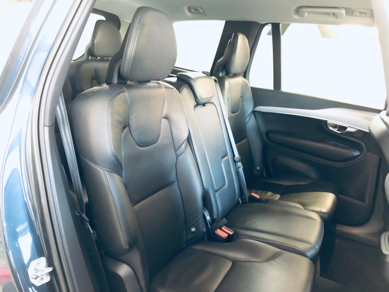 Volvo XC 90 B5 (d) AWD Geartronic Momentum 7 POSTI