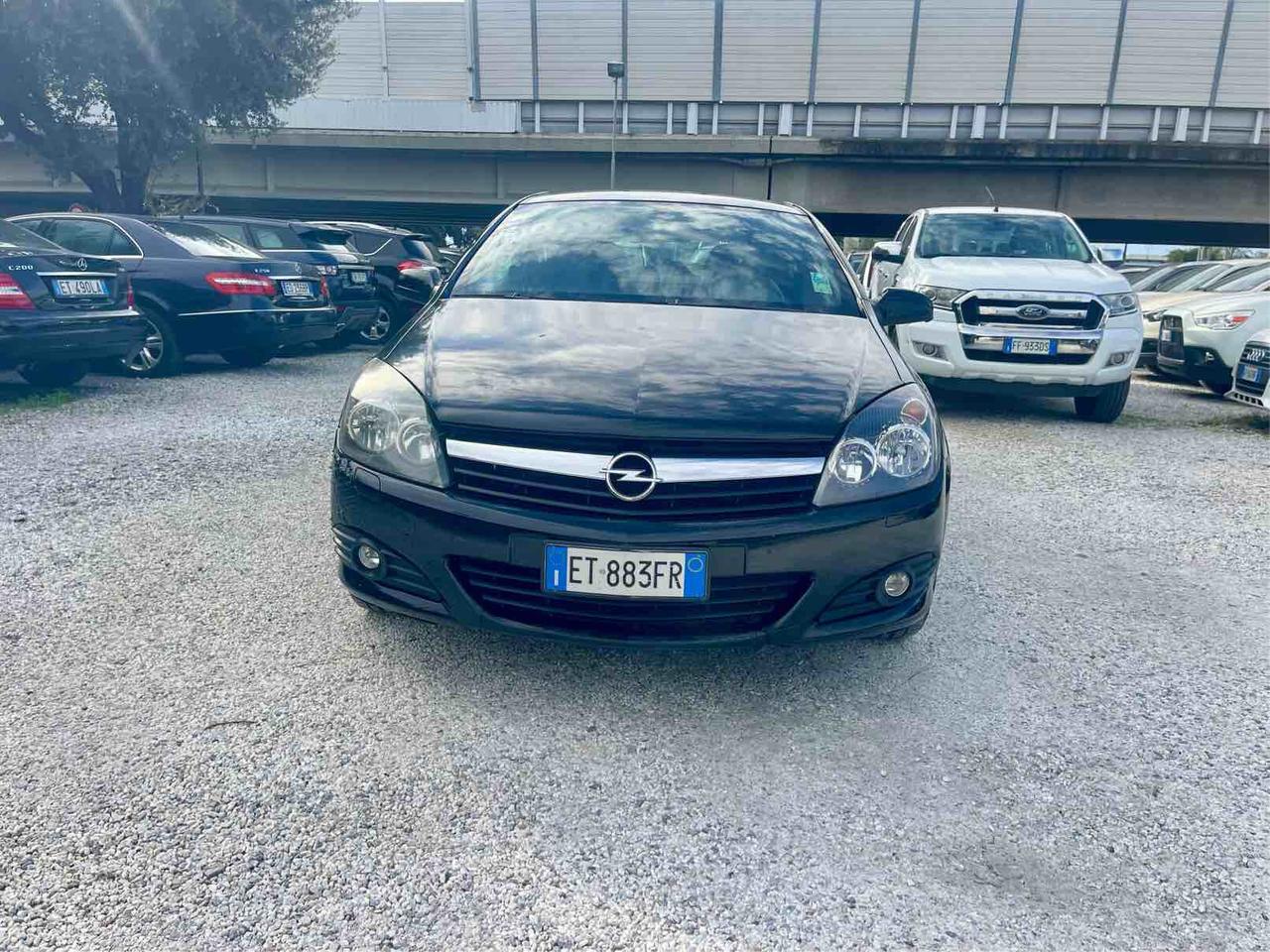 OPEL ASTRA GTC - 150 CV - SPORT