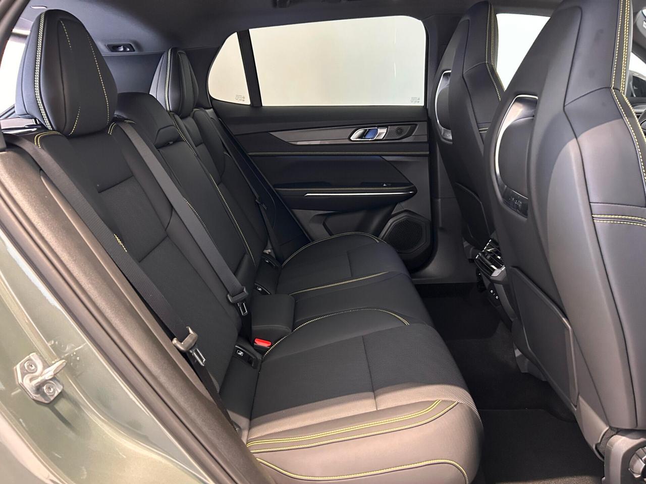 Lynk&co 01 PHEV More