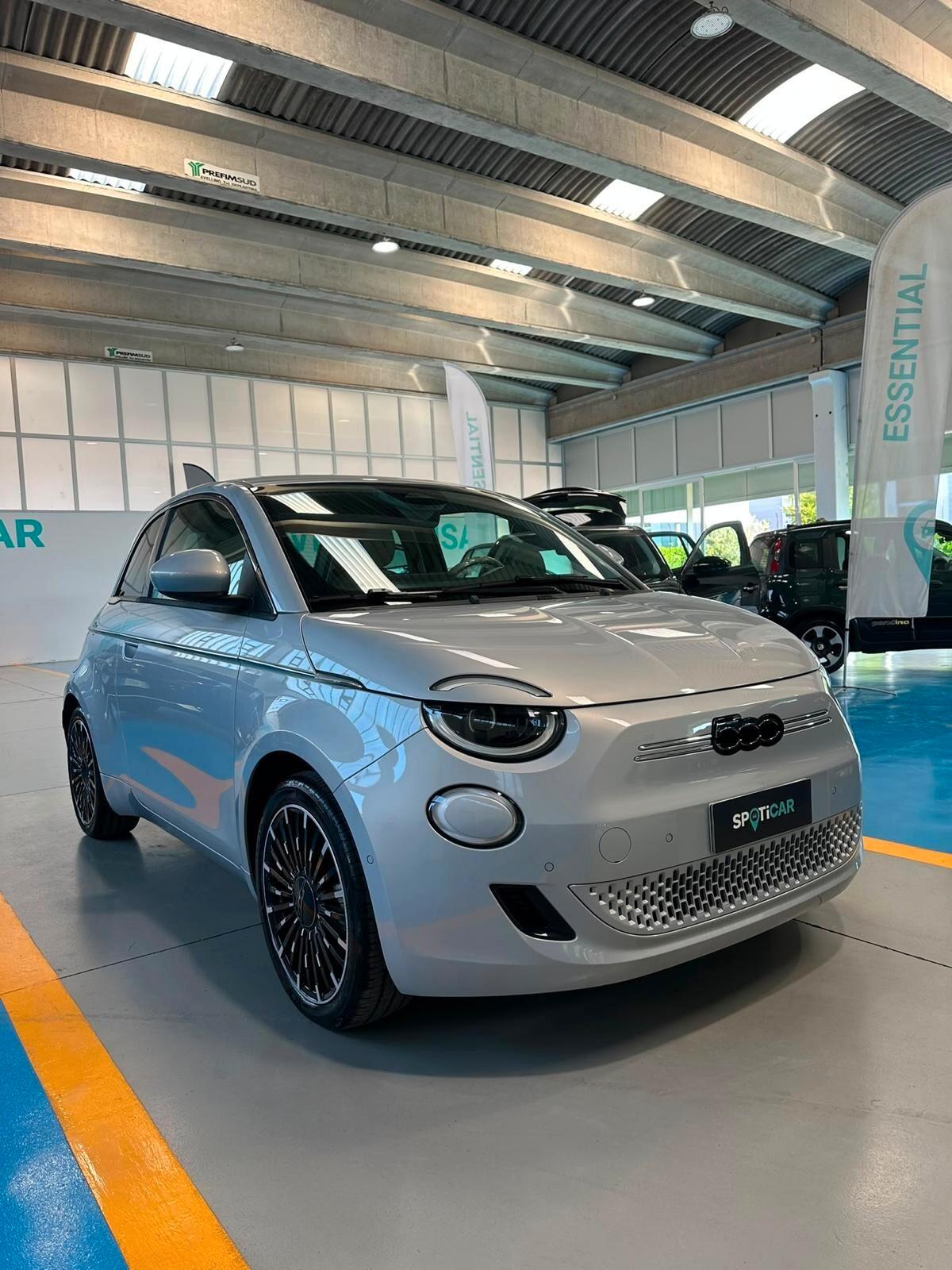 Fiat 500 500e Berlina 42 kWh La Prima II km 0