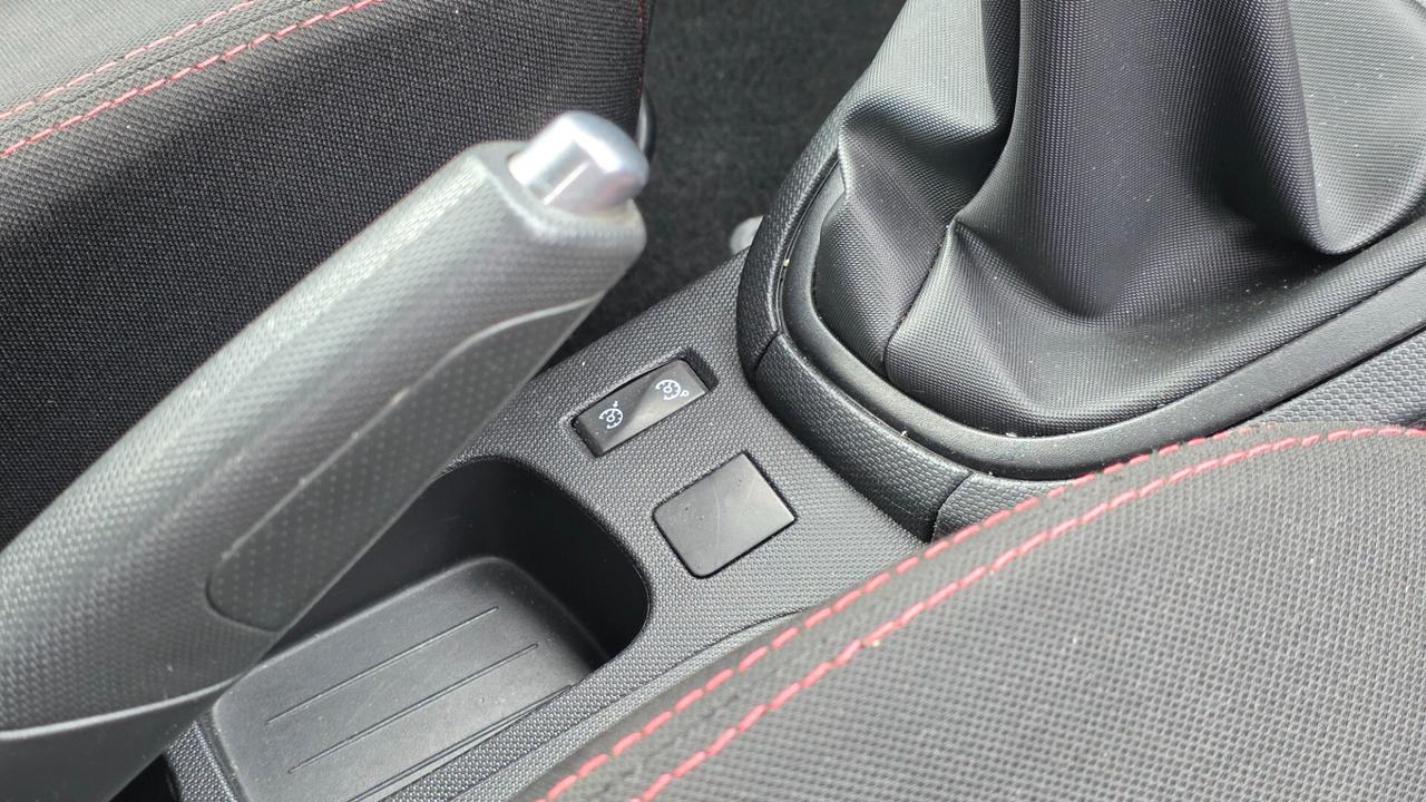 Renault Clio 1.2 75CV GPL 5 porte Costume National