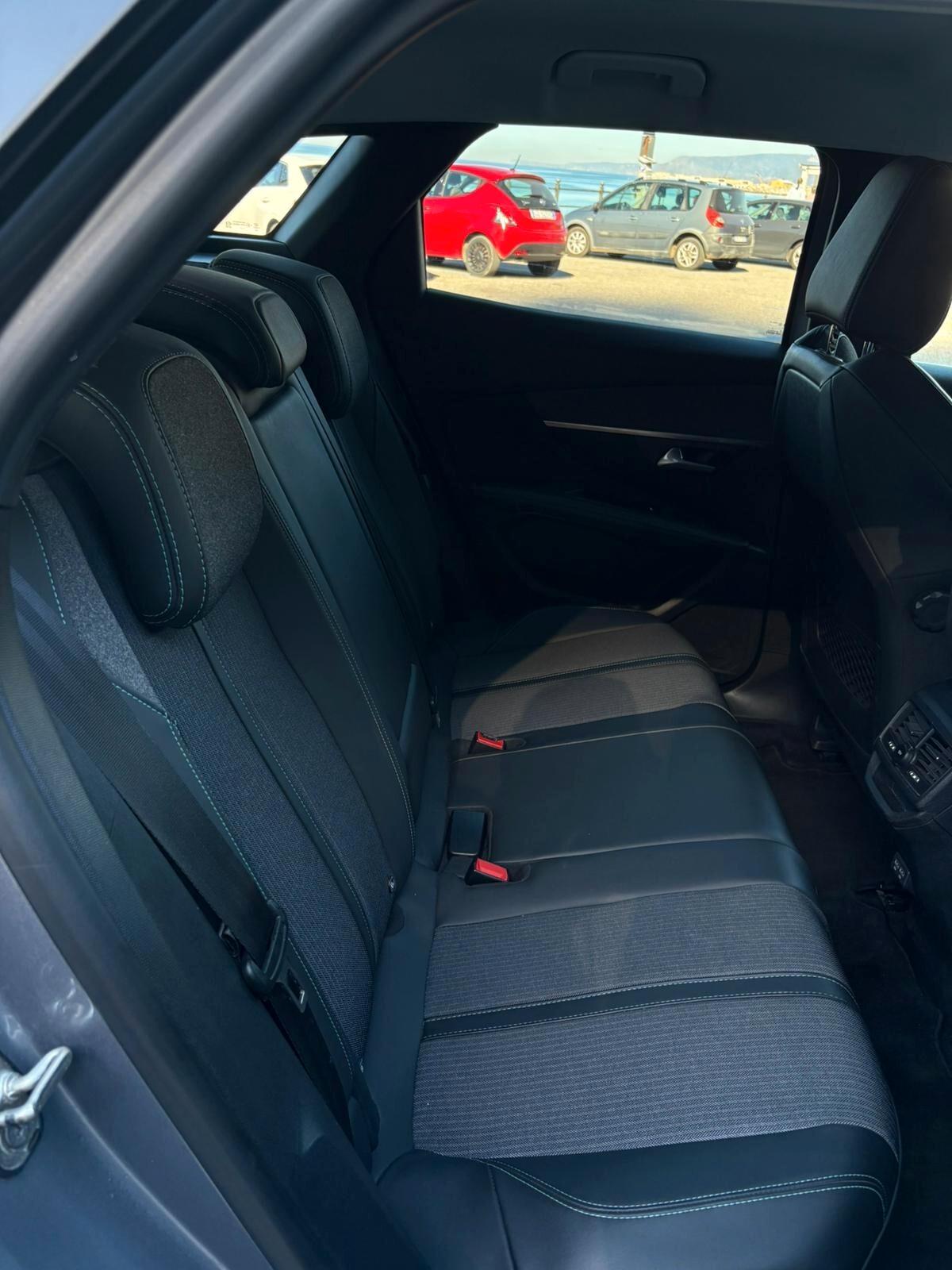 Peugeot 3008 HDi 130 S&S EAT8 Allure Black Friday