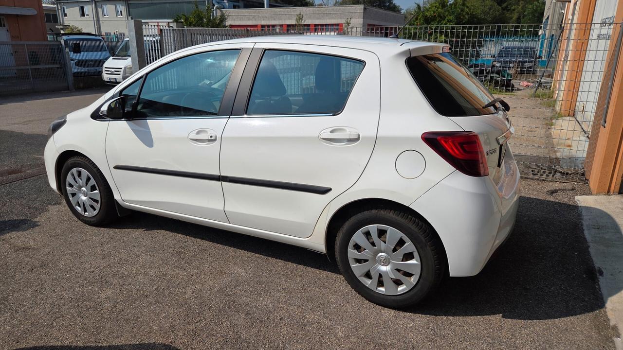 Toyota Yaris 1.0 5 porte Lounge UNICO PROPRIETARIO