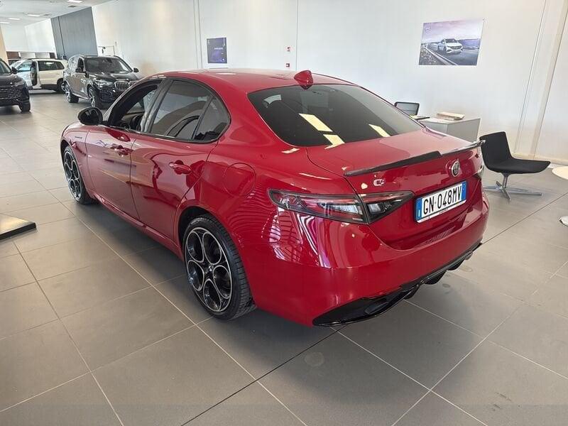 Alfa Romeo Giulia 2023 2.0 t Competizione Q4 280cv auto