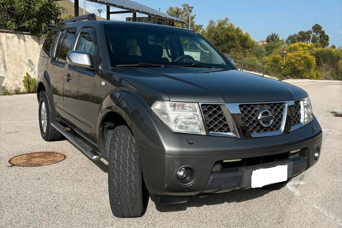 Nissan Pathfinder 2.5 dCi 4x4 7 posti