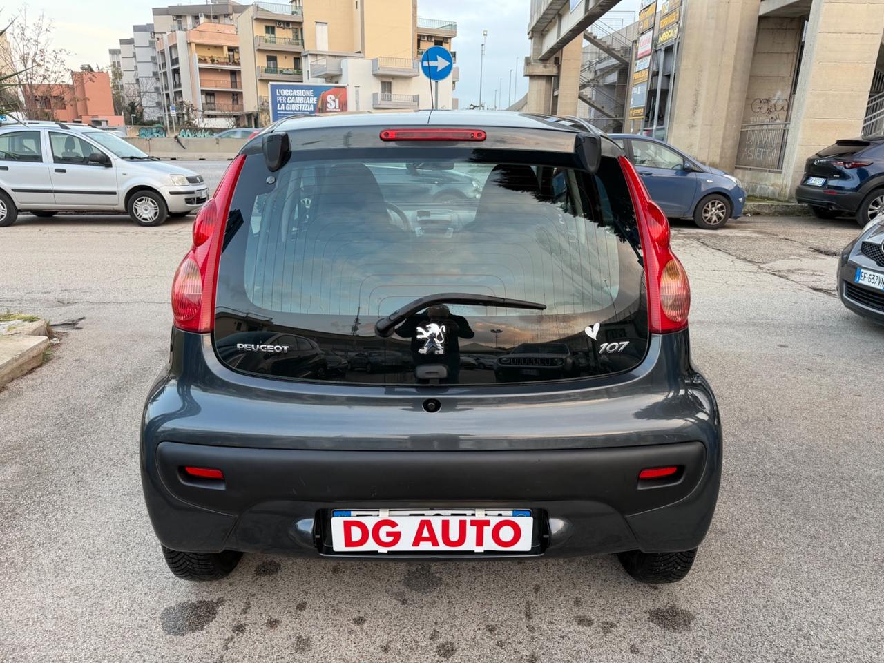 Peugeot 107 1.0 benzina 68 cavalli 2010