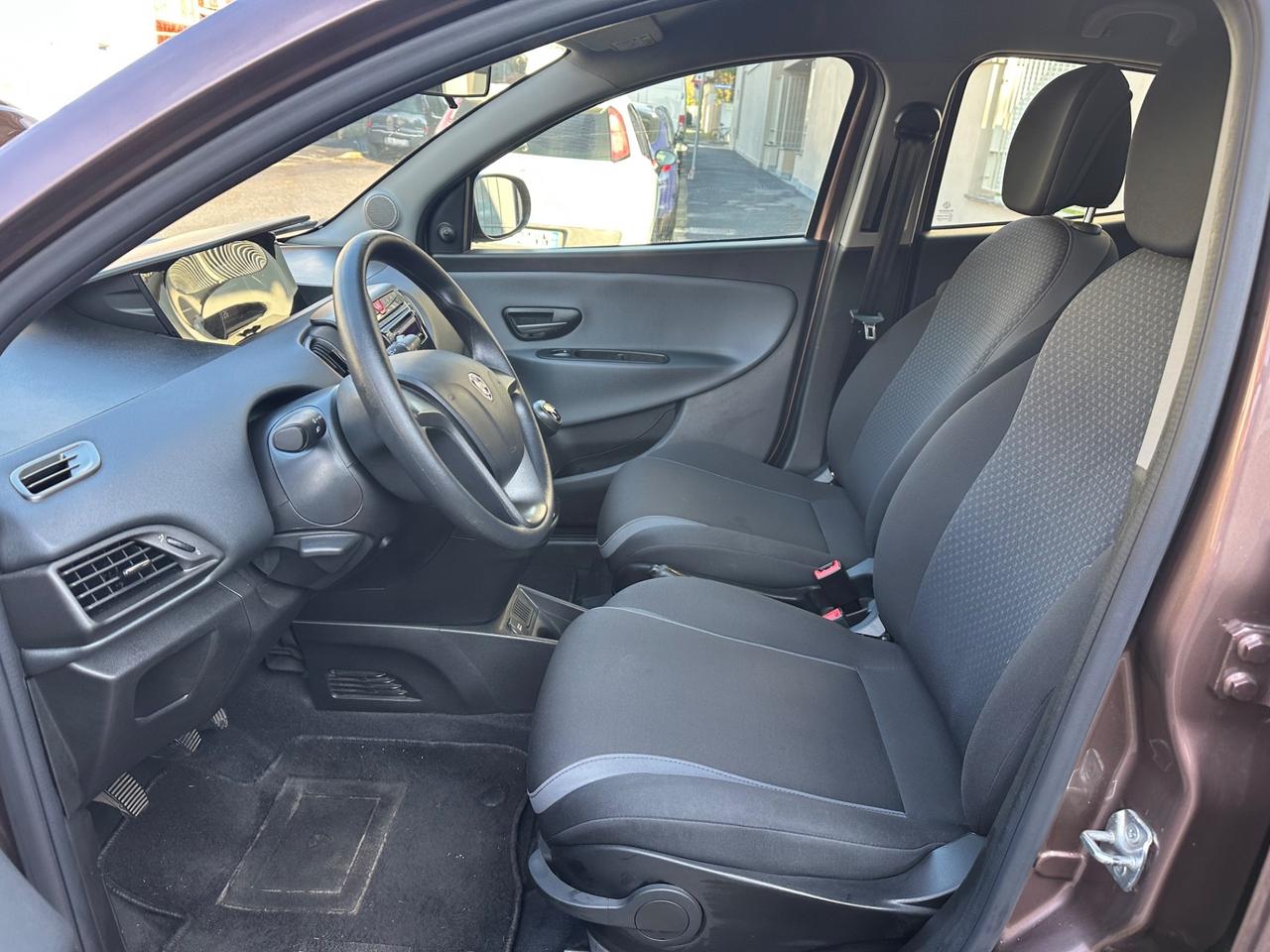 Lancia Ypsilon 1.2 69 CV GPL euro 6 - ok neopatentati