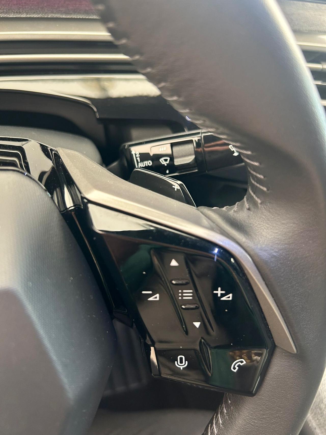 Peugeot 3008 Hybrid 136 e-DCS6 Allure