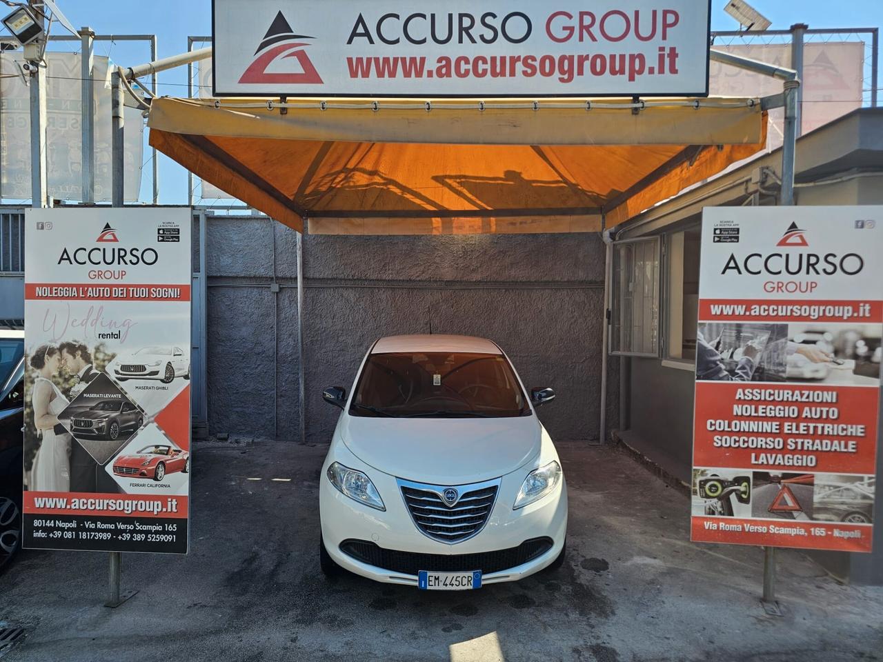 Lancia Ypsilon 0.9 TwinAir 85 CV 5 porte Metano Ecochic Silver