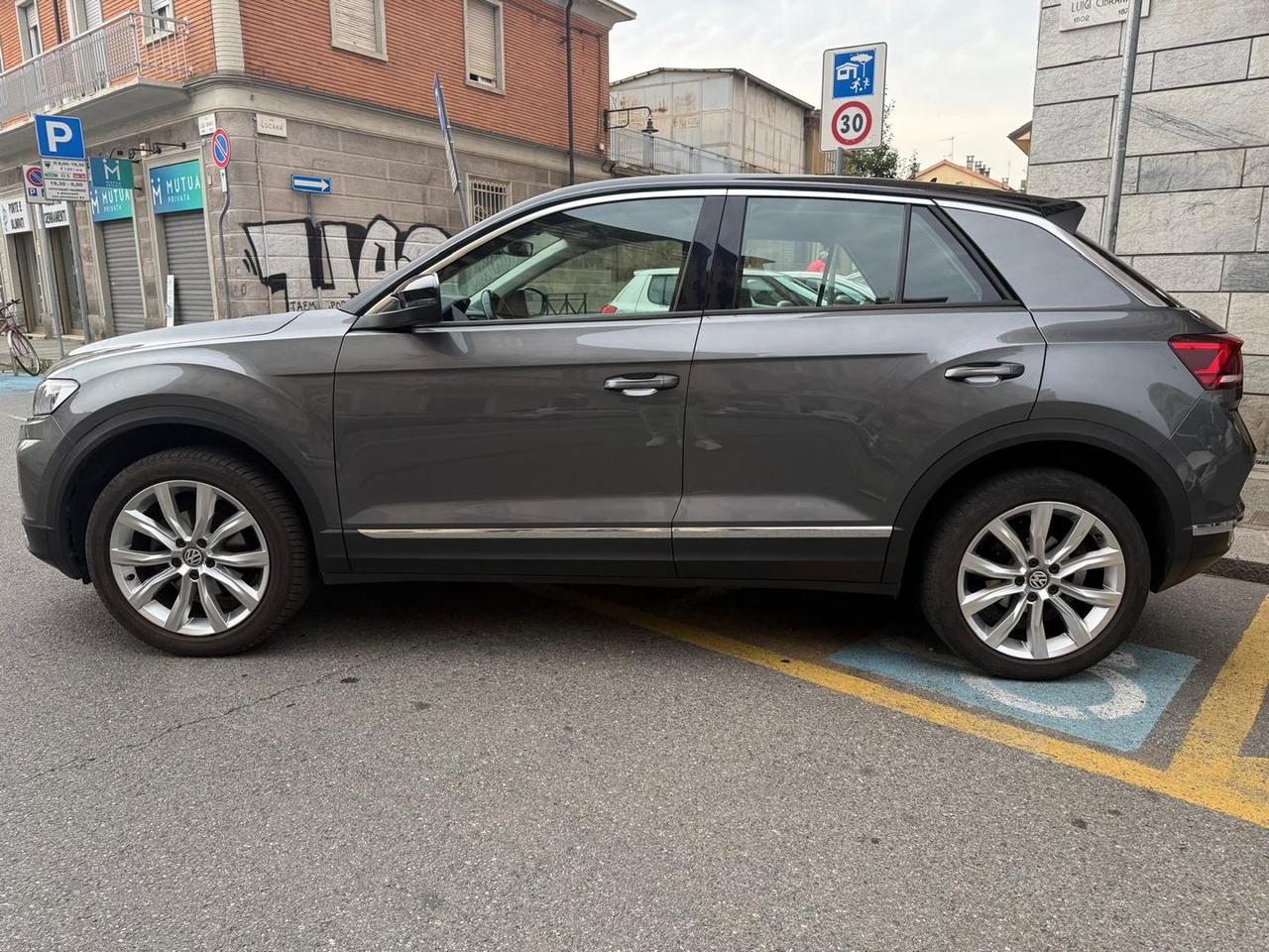 Volkswagen T-Roc 1.5 TSI STYLE 150 CV #5909