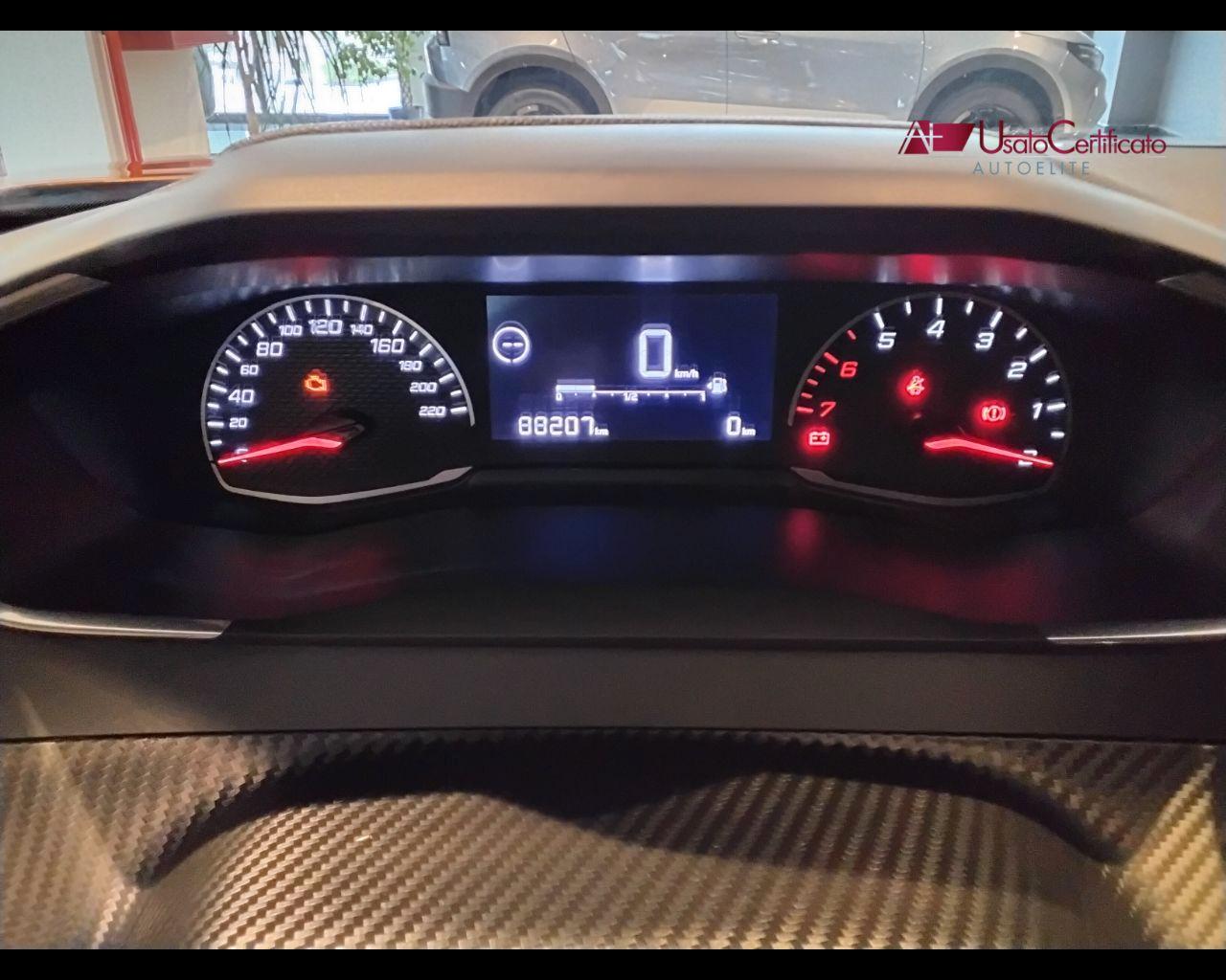 PEUGEOT 2008 BlueHDi 110 S&S Active