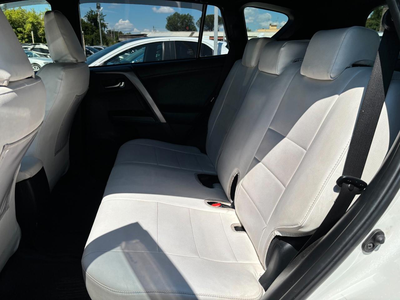 Toyota RAV 4 RAV4 2.5 Hybrid 2WD Lounge
