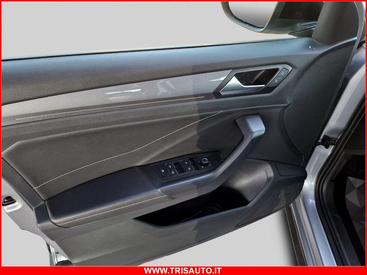 VOLKSWAGEN T-Roc 1.0 Tsi Style NEOPATENTATI (FULL LED+NAVI)