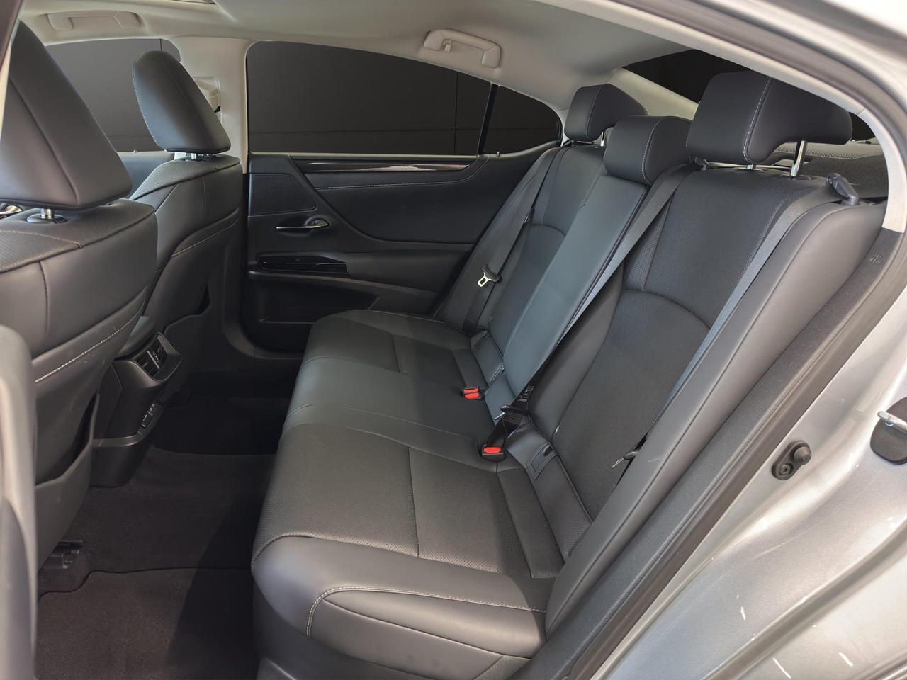 Lexus ES 300h 2.5 Executive cvt