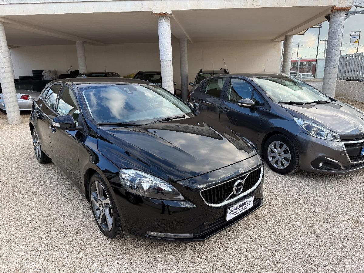 VOLVO - V40 - D2 Business
