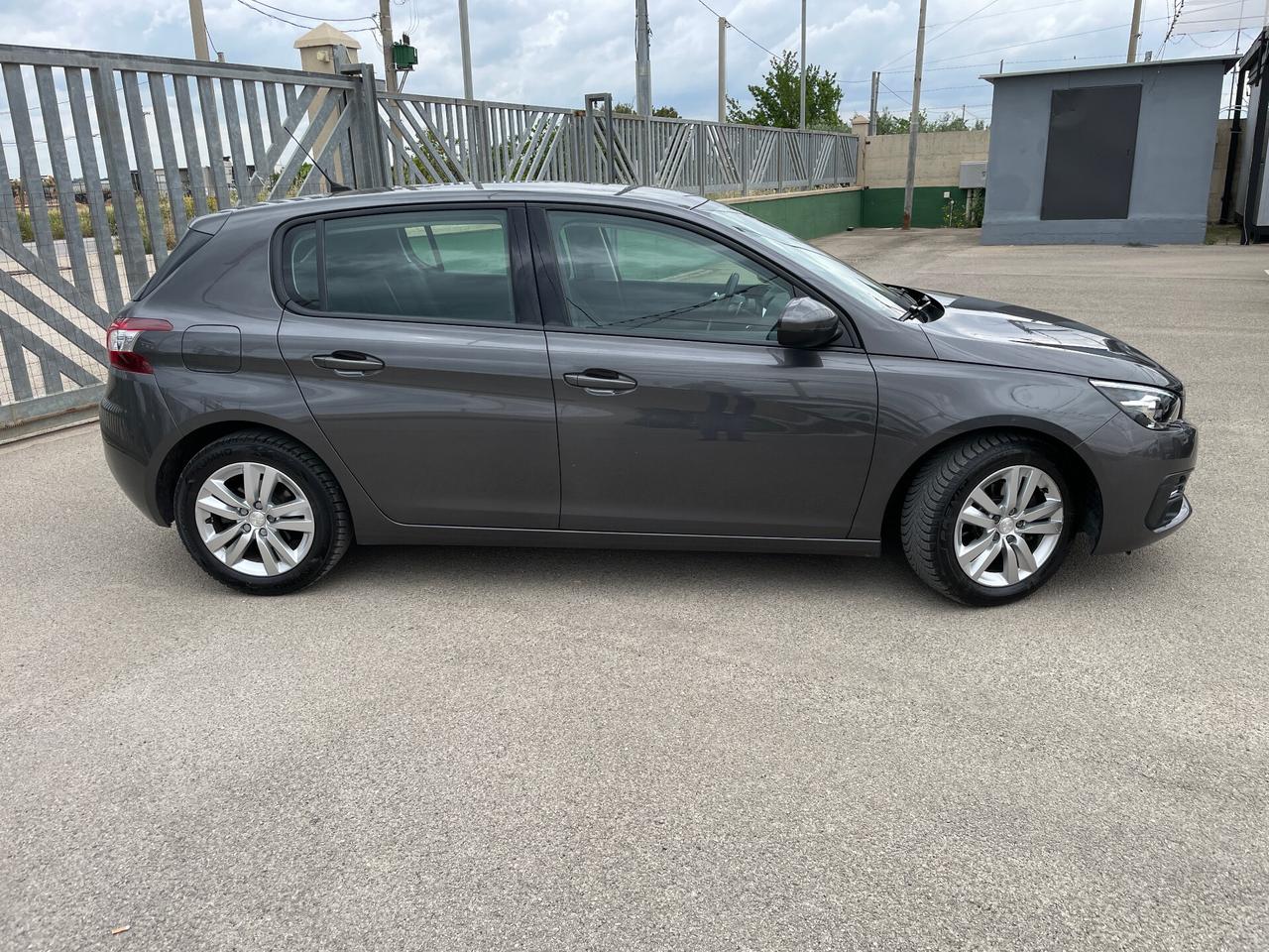 Peugeot 308 1.5 BlueHDi 130cv EAT8 Business-NAVIGATORE