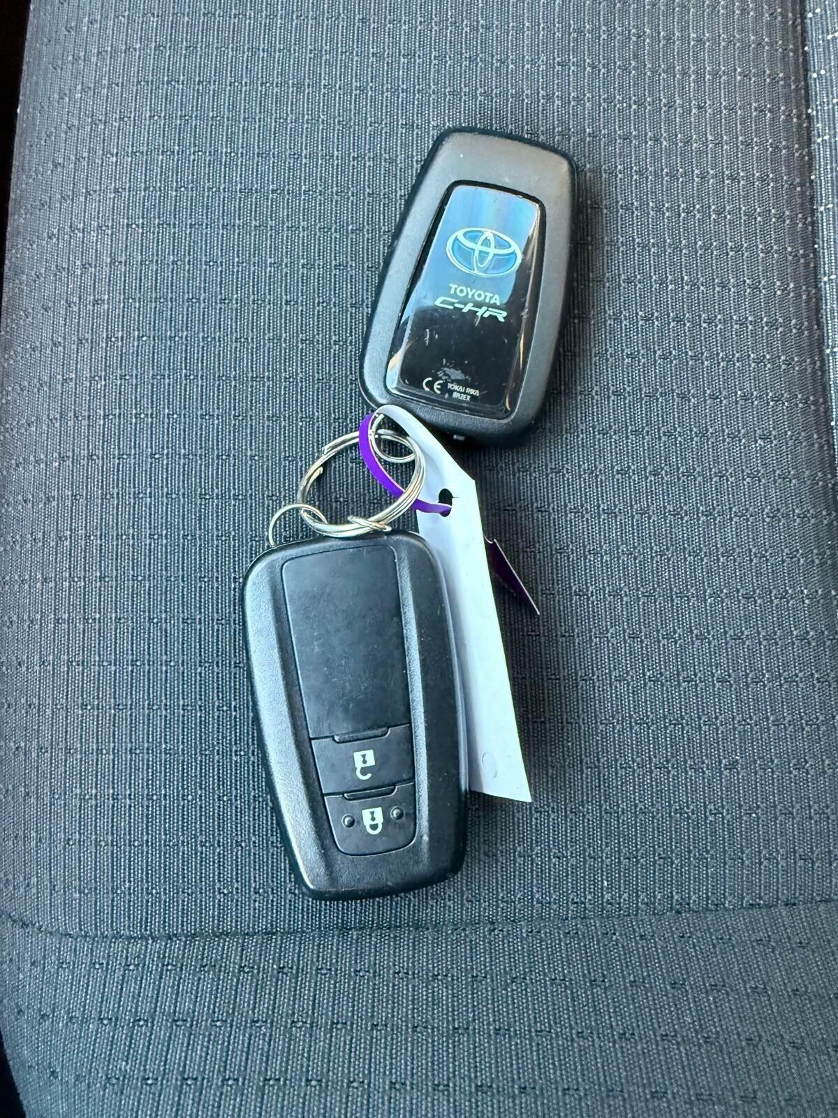 Toyota C-HR 1.8 Hybrid E-CVT Business