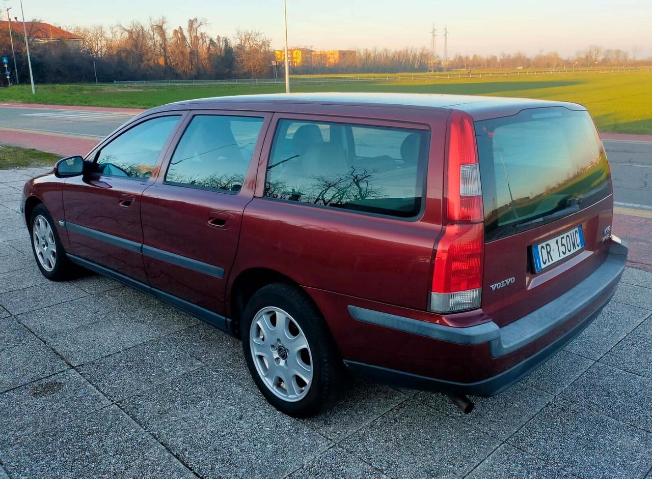 Volvo V70/XC70 V70 2.4i 20V cat Bi-Fuel Metano