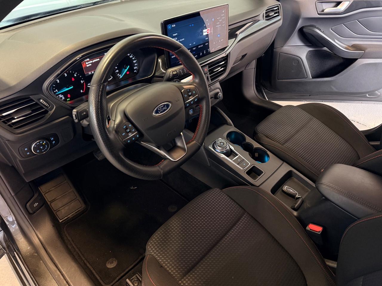 Ford Focus 1.5 D 5p. ST-Line 2022 Autocarro N1