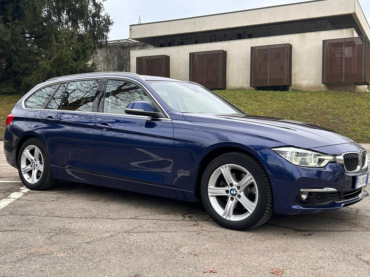 BMW 320d xDrive Touring Luxury – Automatica – 190 CV