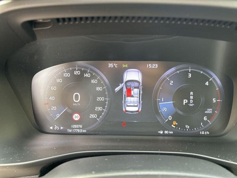 Volvo XC40 D3 AWD Geartronic Momentum