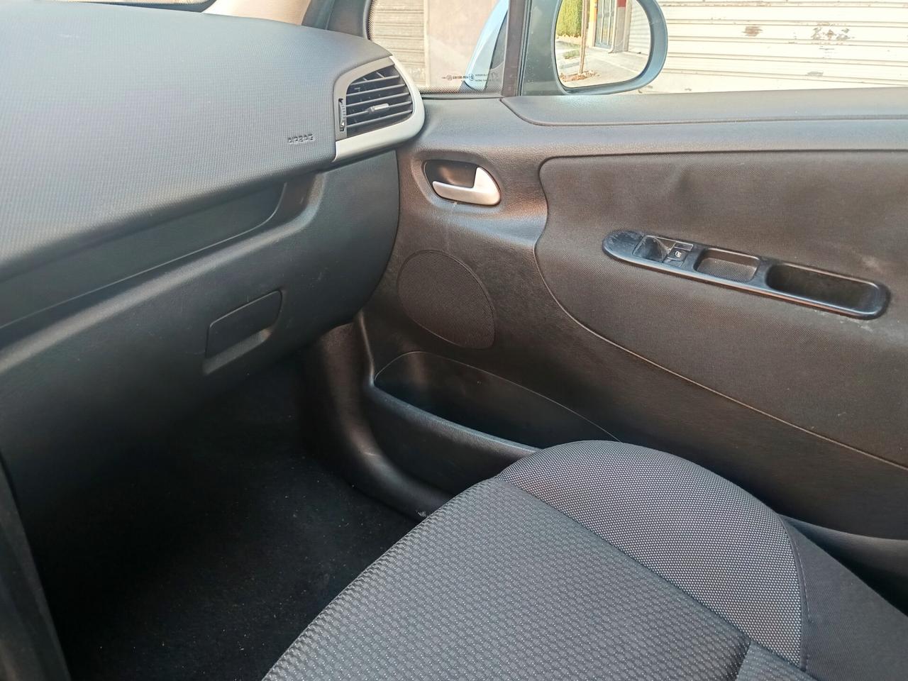 Peugeot 207 1.4 HDi 70CV FAP 5p. XS