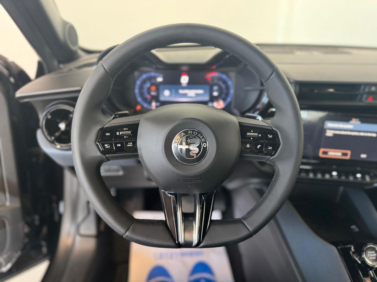 Alfa Romeo Junior ibrida 1.2 Pack Techno
