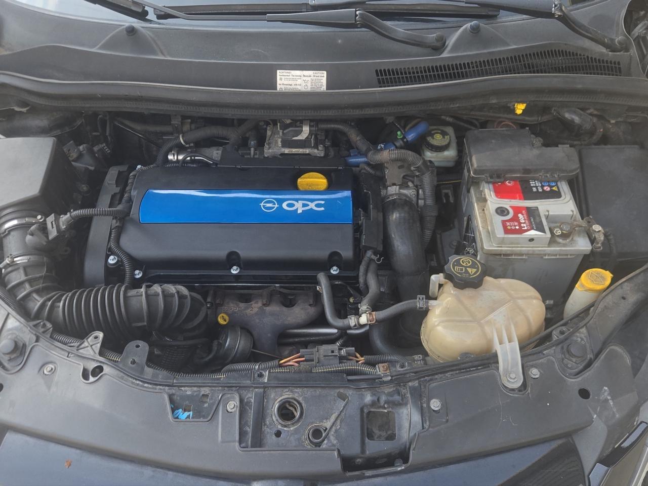 Opel Corsa 1.6 T 192CV 3 porte OPC