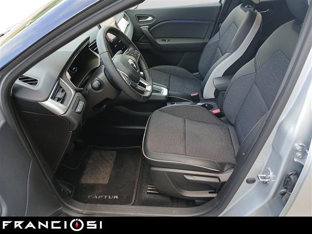 RENAULT Captur 1.6 E TECH Hybrid Techno Fast Track Auto