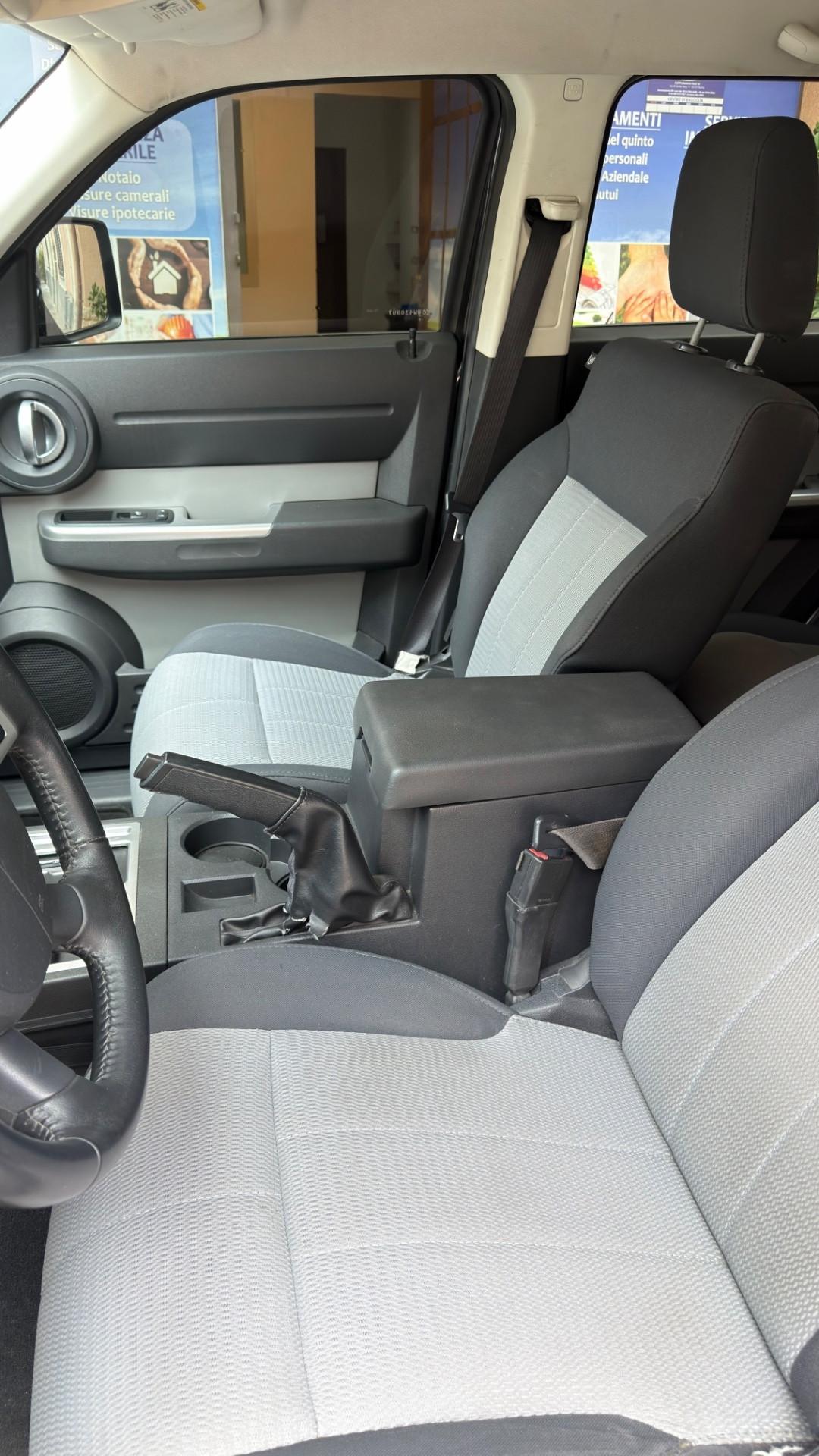 Dodge Nitro 2.8 CRD SXT 4WD BLACK EDITION
