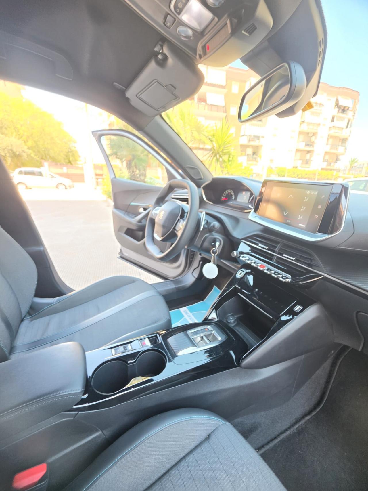 Peugeot 2008 BlueHDi 130 S&S EAT8 Allure