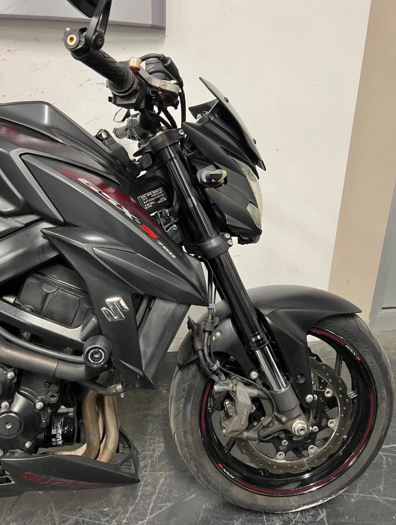 Suzuki GSX 750 S Yugen Titanium