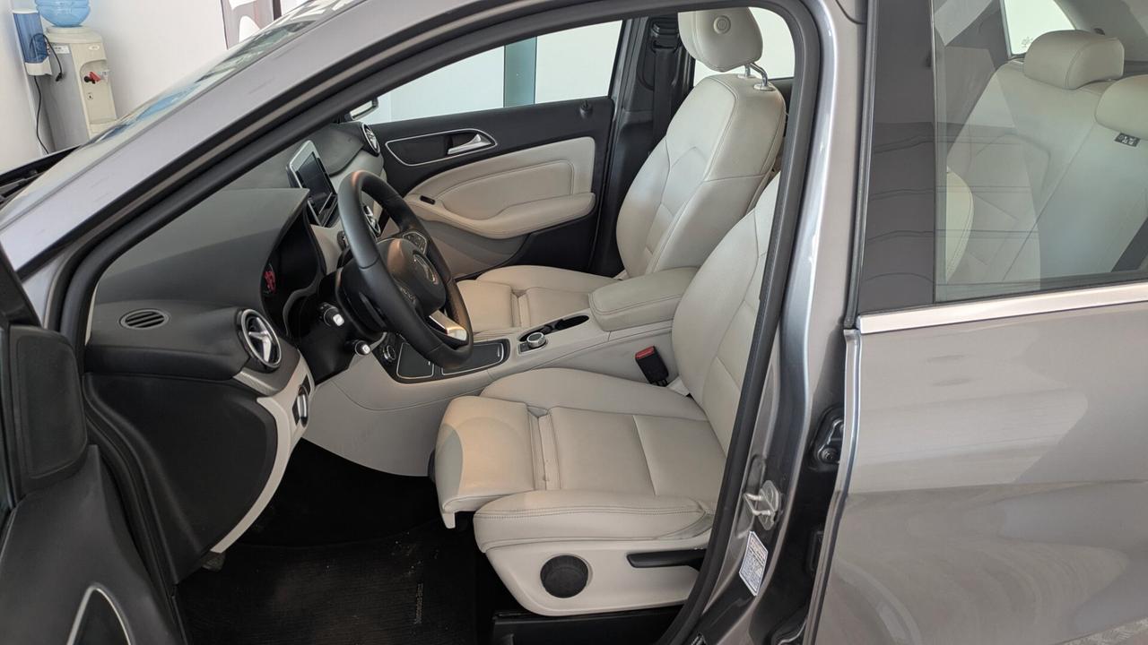 Mercedes-benz B 180 B 180 d Automatic AMG Line Advanced Plus