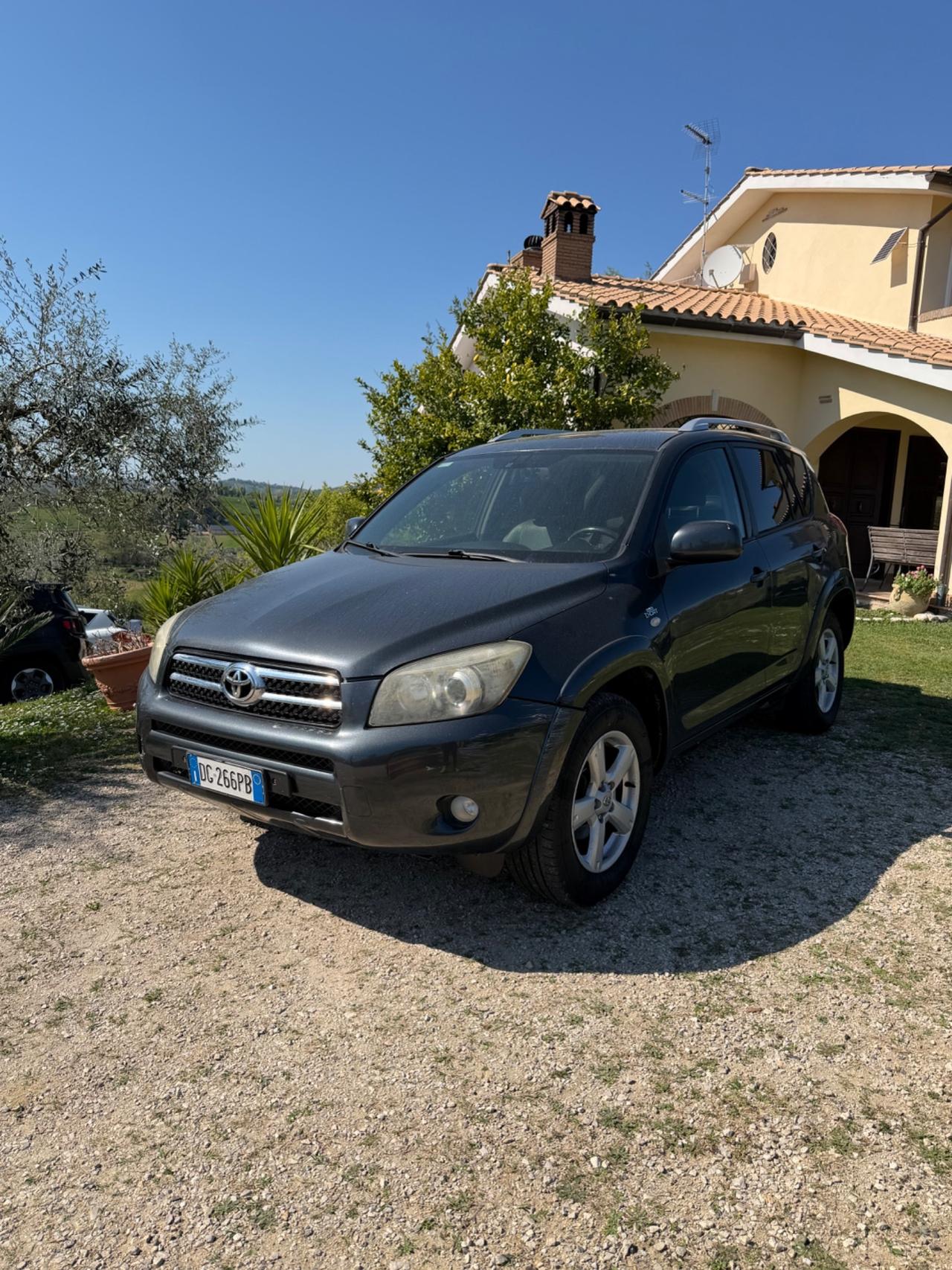 Toyota RAV 4 RAV4 2.2 D-4D 136 CV Luxury