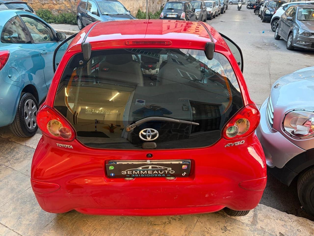 Toyota Aygo 1.0 5 porte Now 12 MESI DI GARANZIA