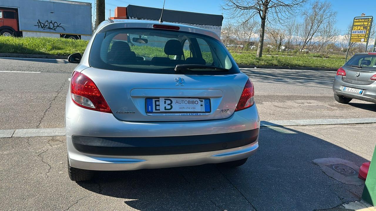 Peugeot 207 Plus 1.4 HDi 70CV 5 porte