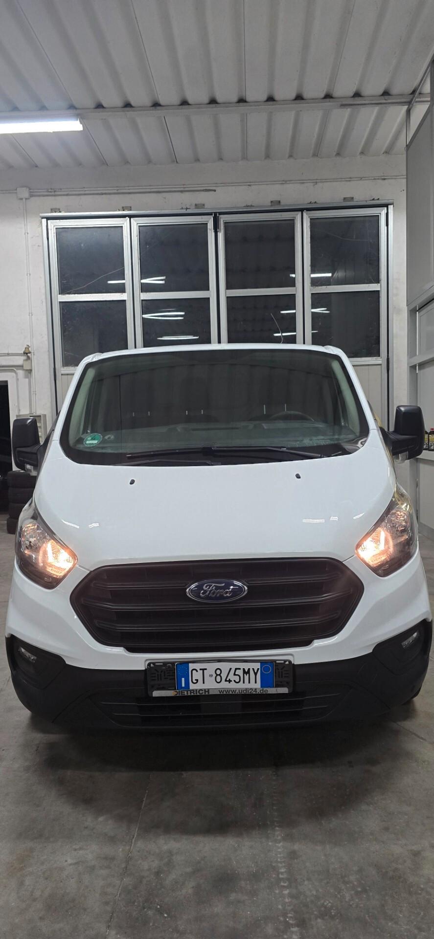 Ford Tourneo Custom 320 2.0 TDCi 130CV PC Trend