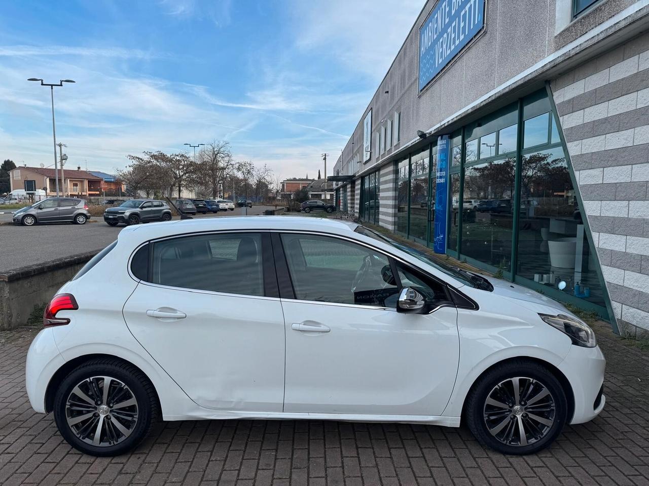 Peugeot 208 BlueHDi 100 5 porte GT Line
