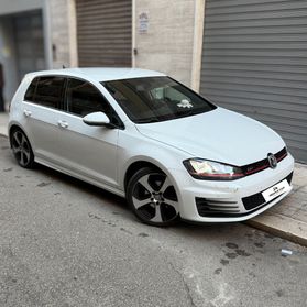 Volkswagen Golf 1.6 TDI 110cv allestimento R-Line