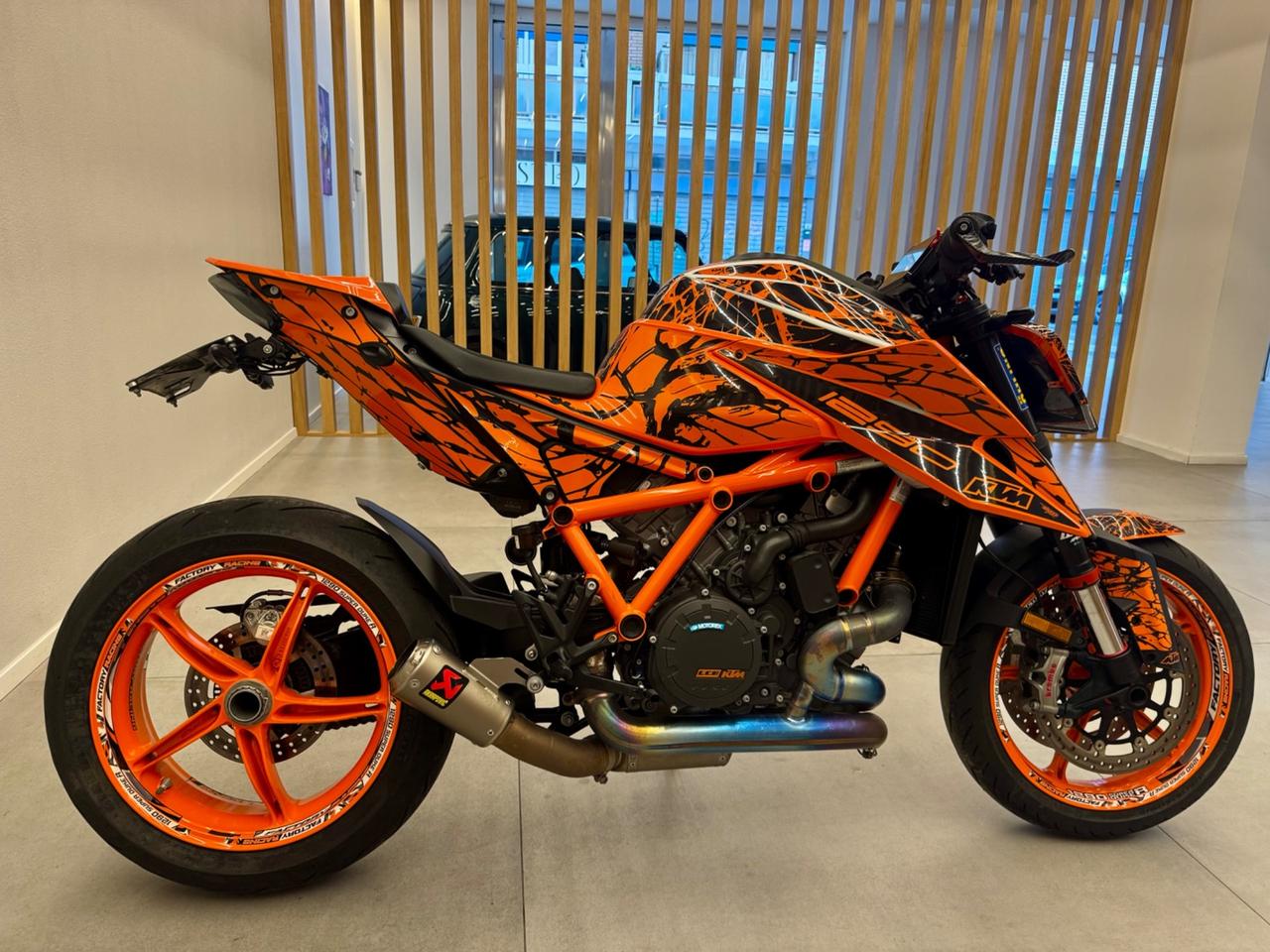 KTM SUPERDUKE 1290 R SCARICO AKRAPOVIC