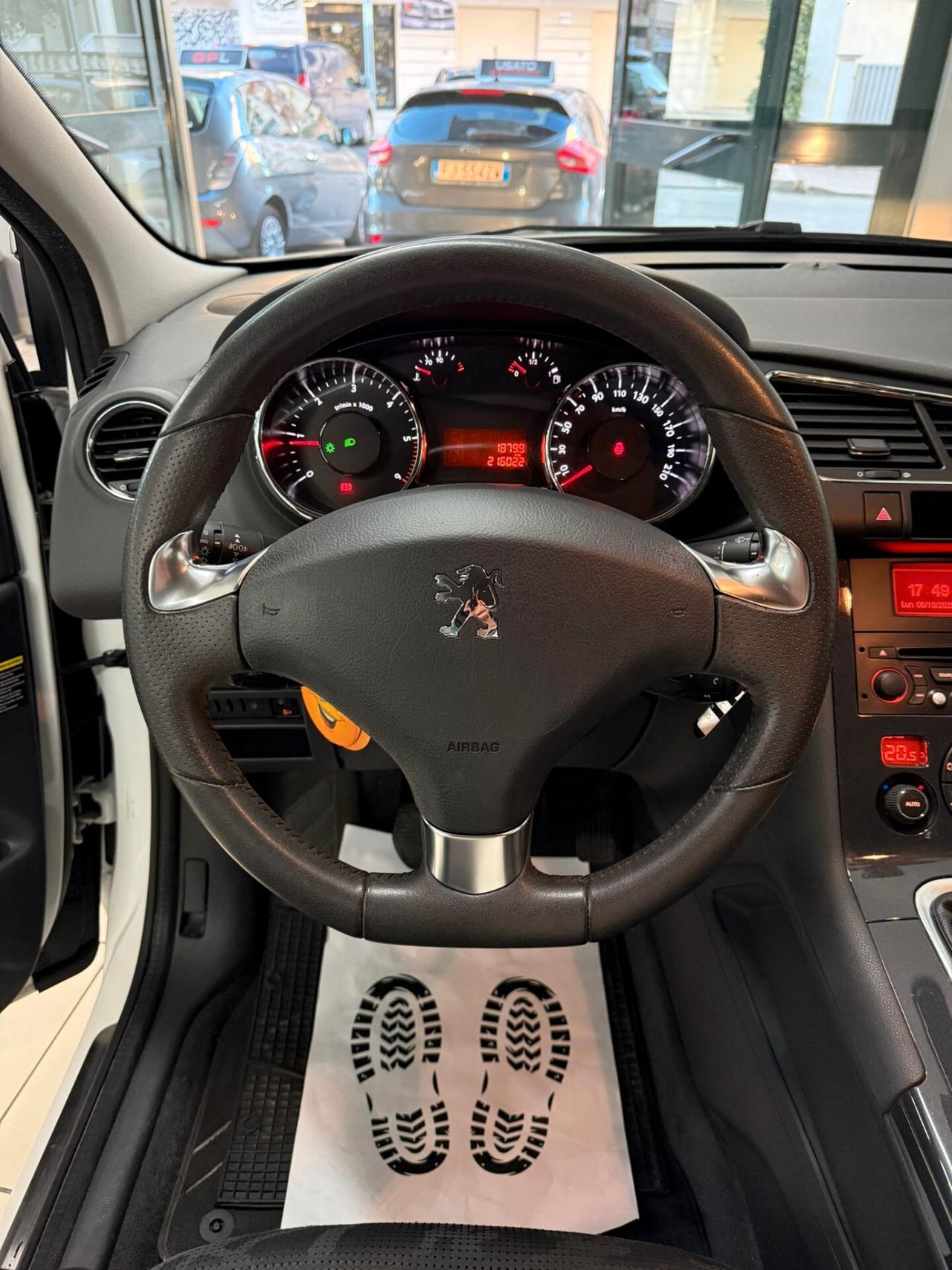 Peugeot 3008 1.6 HDi 115CV Allure