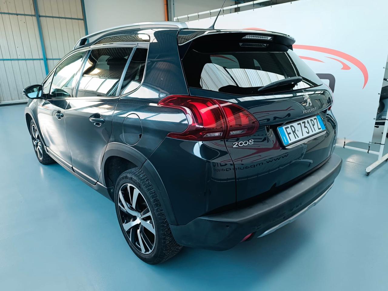 Peugeot 2008 BlueHDi 100 S&S Black Matt