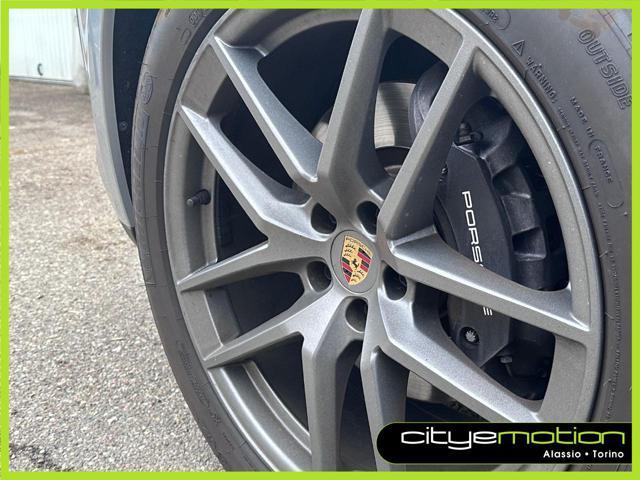 PORSCHE Macan 2.0