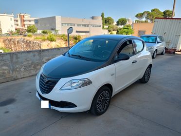Lancia Ypsilon 1.200 5 porte S Momodesign