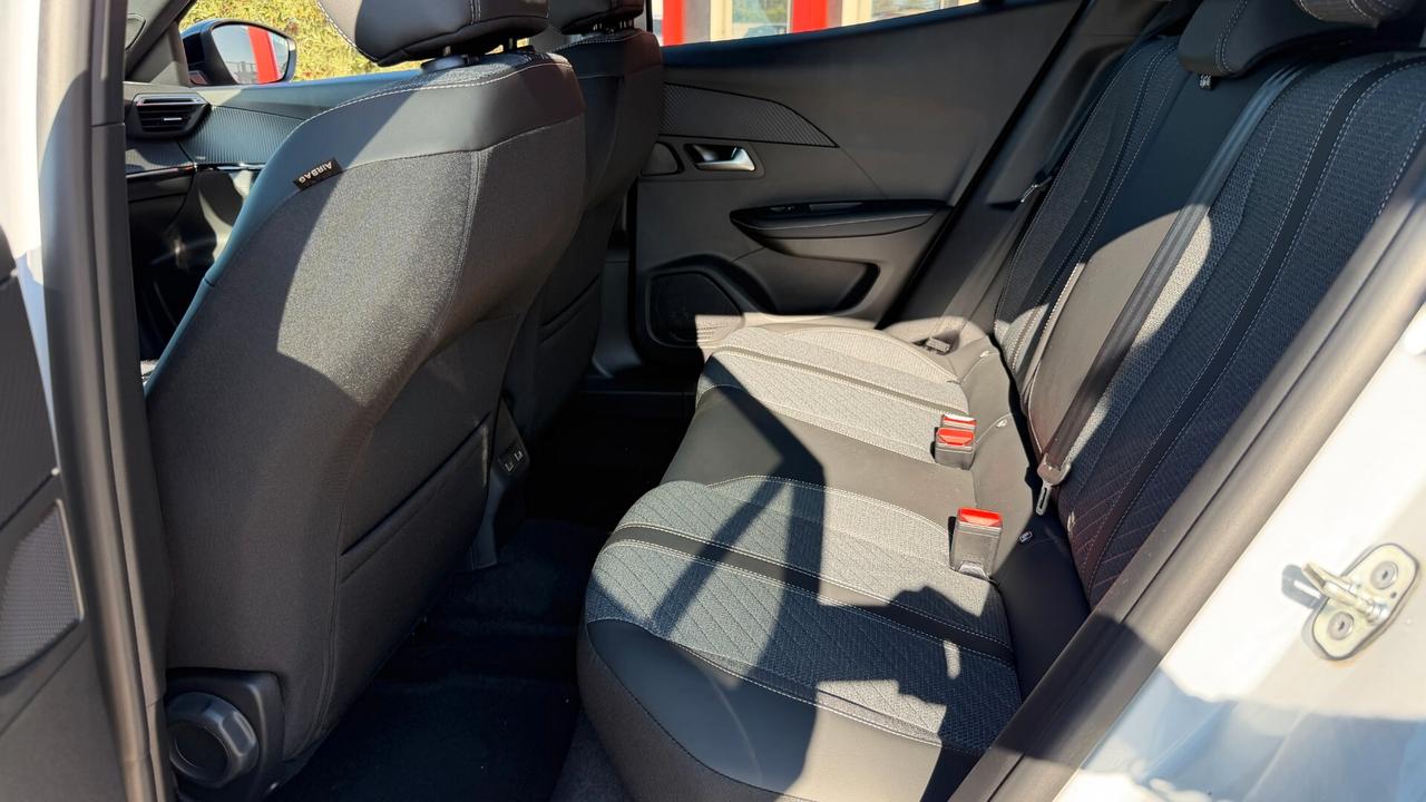 Peugeot 2008 PureTech 100 S&S Allure