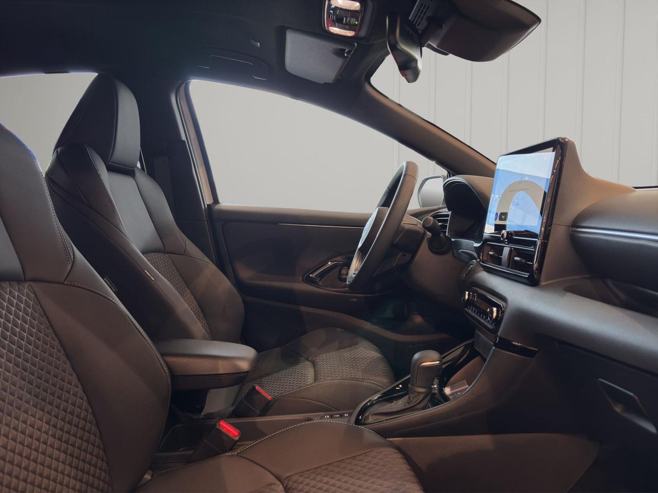 Toyota Yaris 1.5h 130 Lounge