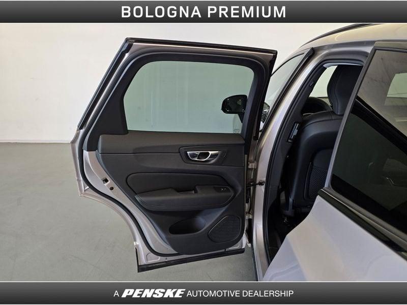 Volvo XC60 XC60 B5 AWD automatico Ultra Dark